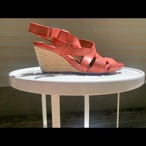 LIKE NEW Clarks Artisan Wedges